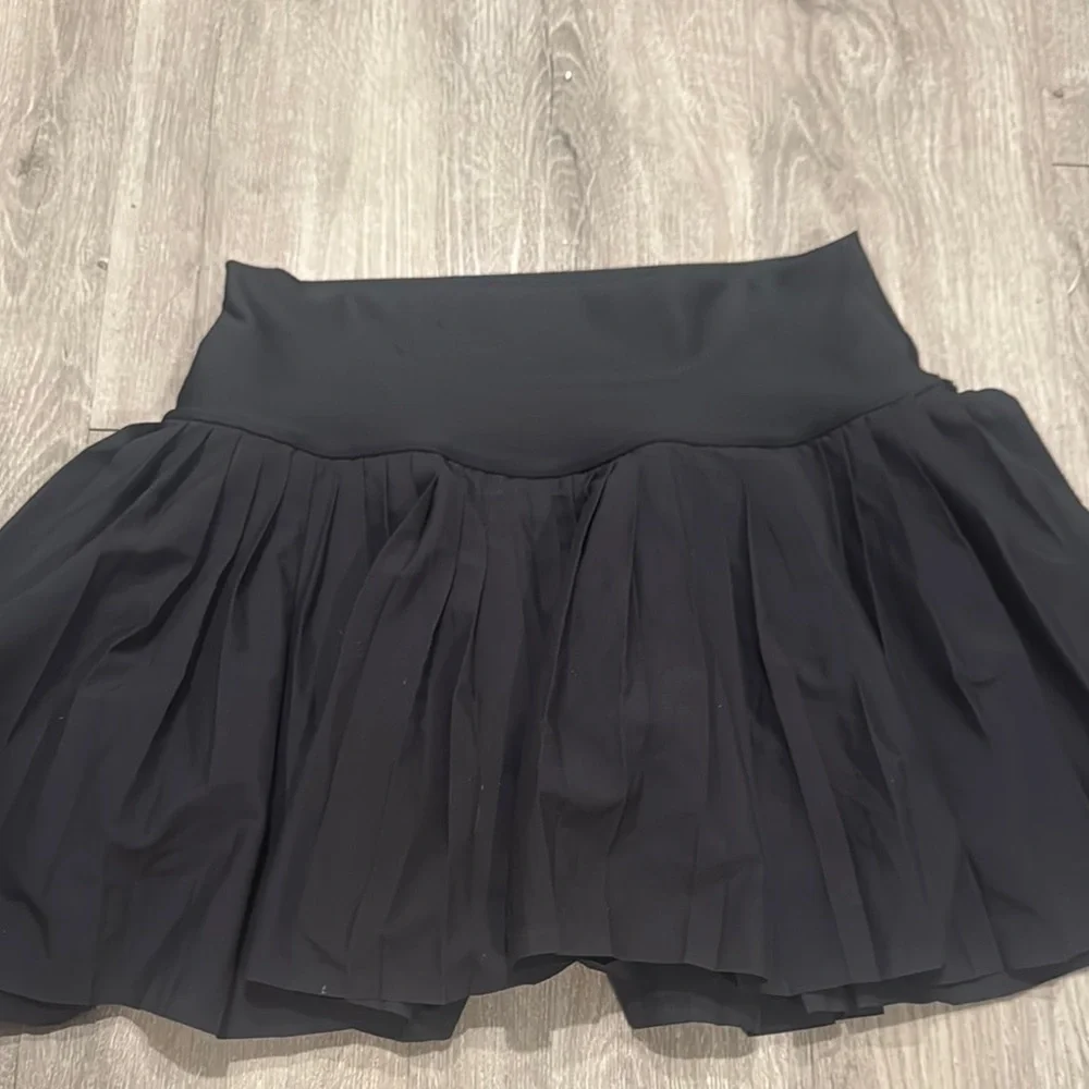 Alo Women's Black Skirt small